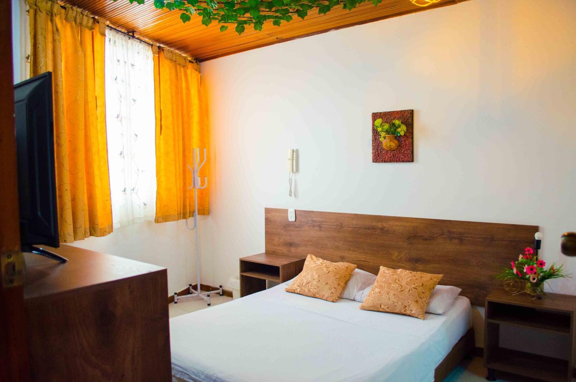 חירארדוט Hotel Elimar מראה חיצוני תמונה