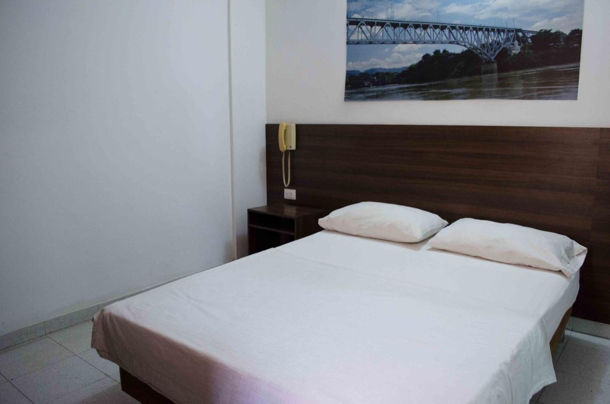 חירארדוט Hotel Elimar מראה חיצוני תמונה